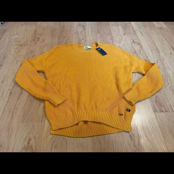 NWT Hollister dandelion yellow sweater - Picture 2 of 3